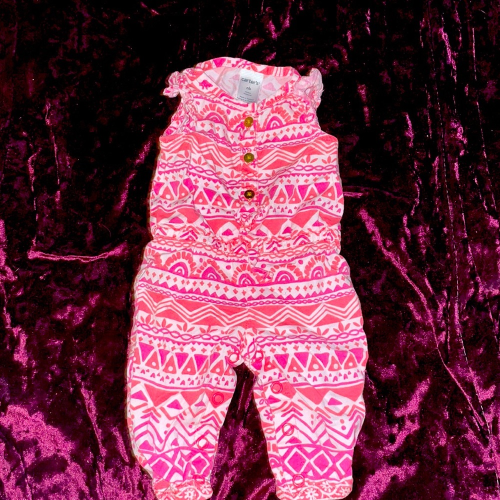 Newborn jumper brand is carters